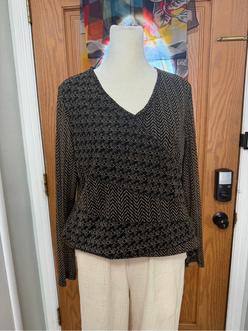 Chico's Black and Cream Long-Sleeve V-Neck Patterned Top